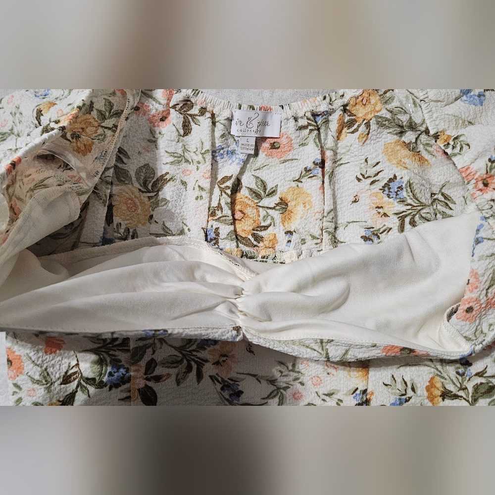 NWT Floral Cropped Puff Short Sleeve Top-Color- Natural/floral- Juniors Large - Picture 9 of 11